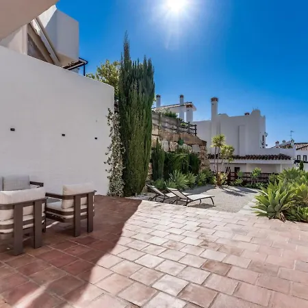 Casa Casares Costa, Spacious Private Garden Apartment Bahia de Casares