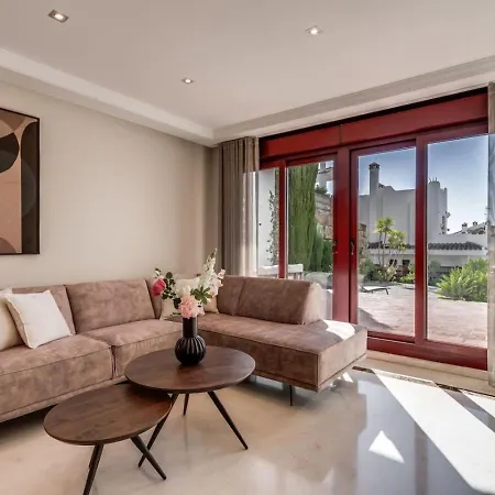 Apartment Casa Casares Costa, Spacious Private Garden