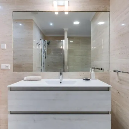 Апартаменты Casa Casares Costa, Spacious Private Garden Баия-де-Касарес